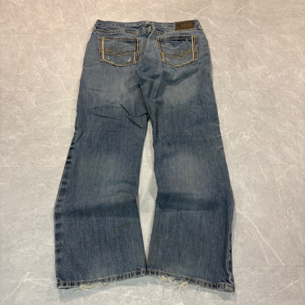 Ariat M5 Straight Fit Straight Leg Mens Jeans 35x32 Medium Wash Blue Distressed